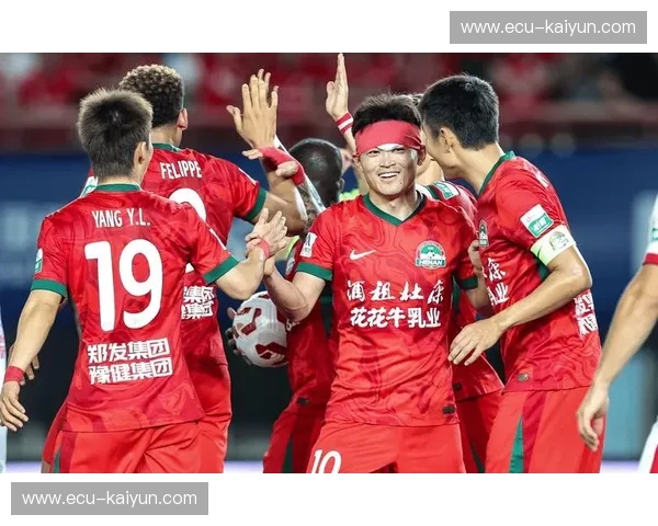 亚洲足球巅峰对决:恒大、水原蓝翼,谁能点燃亚冠荣耀之夜? 亚洲足球巅峰对决:恒大、水原蓝翼,谁能点燃亚冠荣耀之夜?